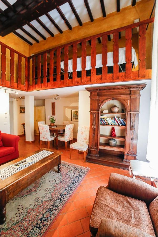 Traditional Apt Close To The Duomo - Private Yard! 佛罗伦萨 外观 照片